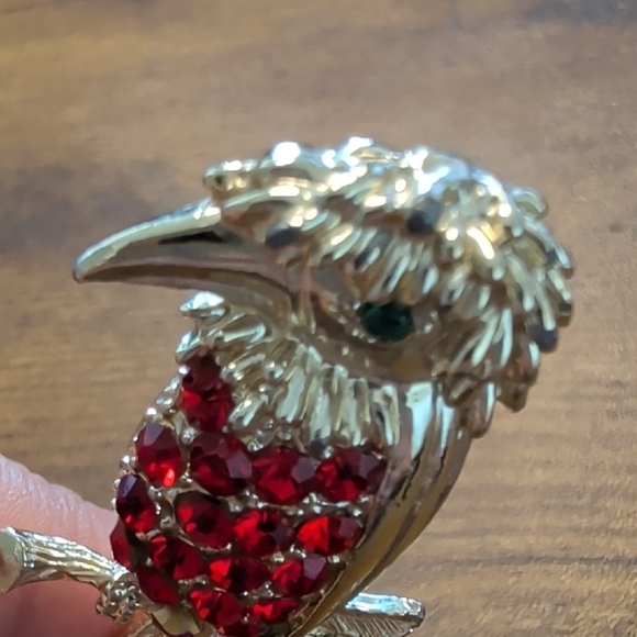 VTG Gold-Tone Parrot Bird Brooch with Red Crystal Accents Retro Figural Whimy - Picture 7 of 7